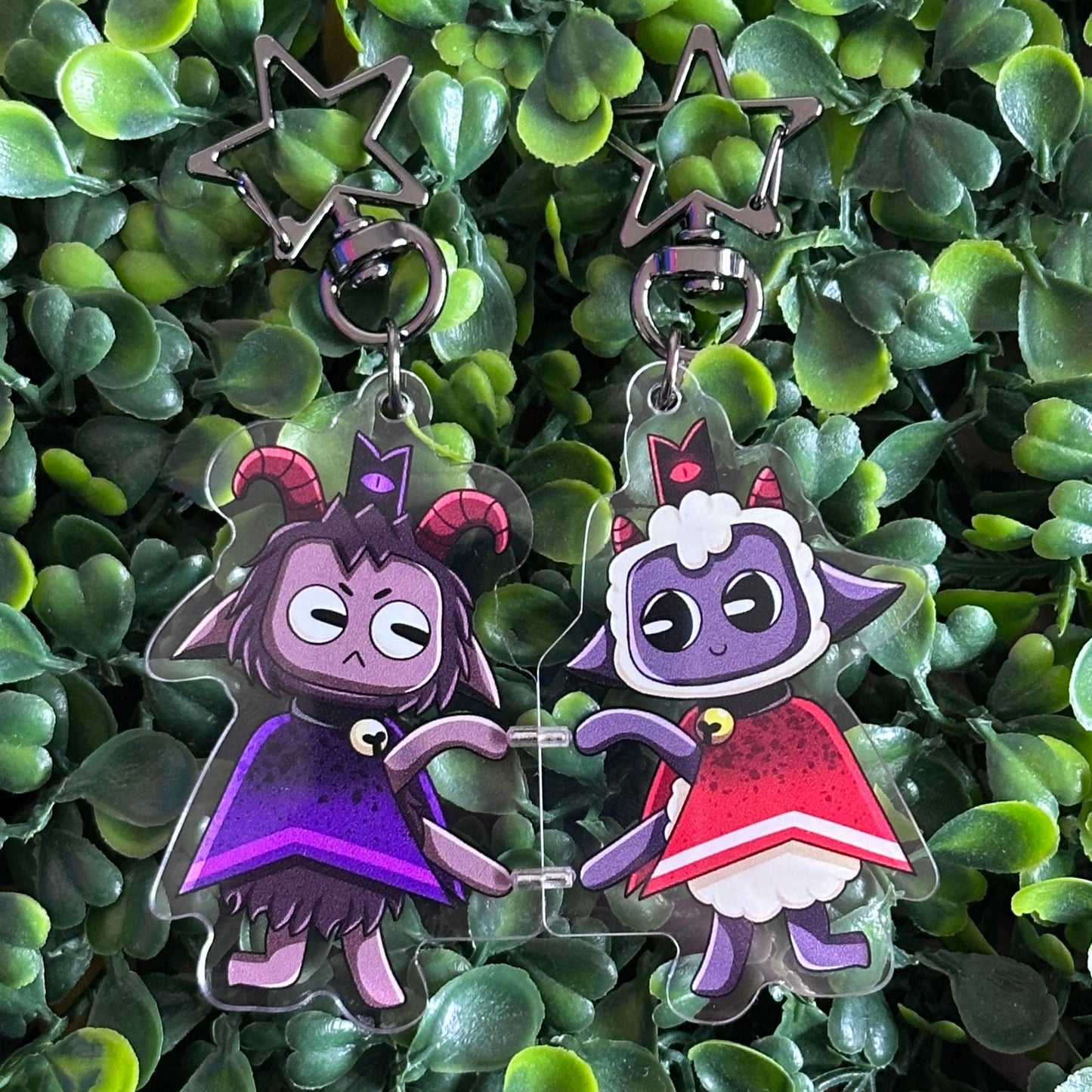 Cult Cuties - Magnetic Acrylic Keychain set - Cult of the Lamb inspired